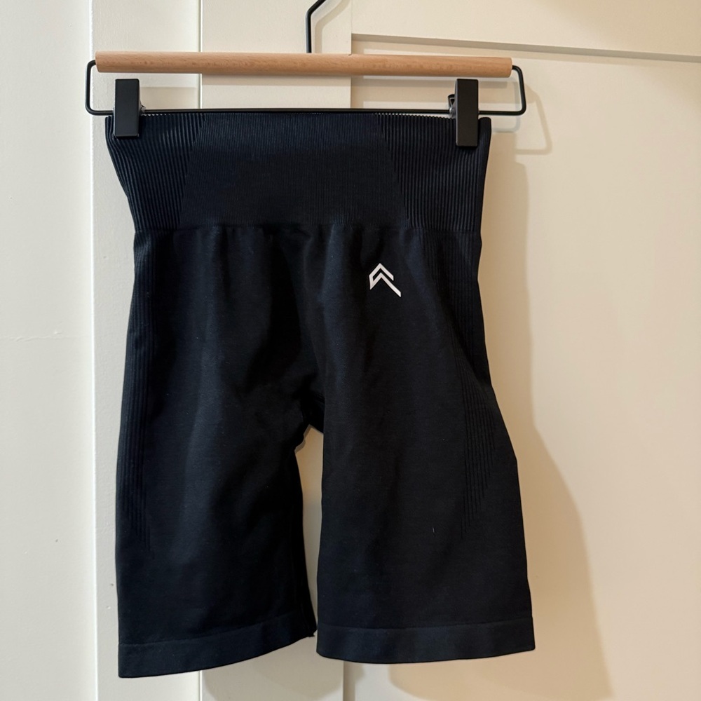 ONER ACTIVE | Biker Shorts | Size Small